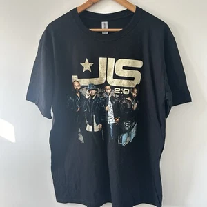 Maglietta JLS 2.0 Tour Grande Nera Grafica Band Pop - Foto 1 di 6