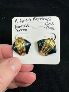 Earrings Clip-On Emerald Green Gold Vintage M-7052 - Picture 1 of 2