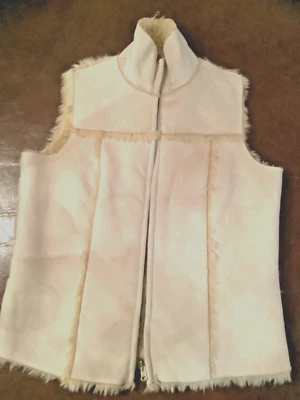 Chaleco de gamuza vainilla forrado de piel Lisa International NUEVO Foto 1 de 4