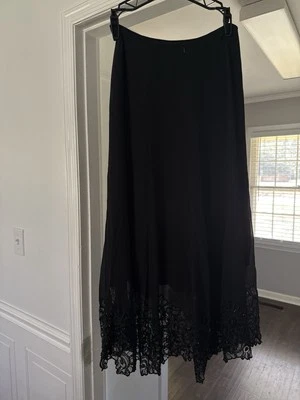 Falda de encaje con cuentas negras talla 4 CARMEN MARC VALVO formal hada Foto 1 de 4