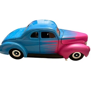 Universal Hobbies 1940 Ford Deluxe Hot Rod Diecast Model Vehicle 1:18 Scale - Picture 1 of 6