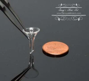 1:12 Dollhouse Miniature Glass Funnel BD HB437 - Picture 1 of 3