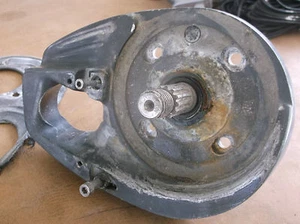 Lewmar 4000 Series Windlass Head Unit Top Plate with shaft 60000184 - Picture 1 of 3
