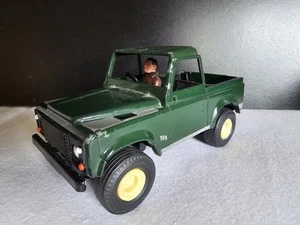 Britains Green Land Rover Defender TD5 2002 1:32 - Picture 1 of 10