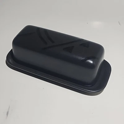 Plato de mantequilla Pfaltzgraff negro con tapa de sol de medianoche una barra de gres Foto 1 de 4