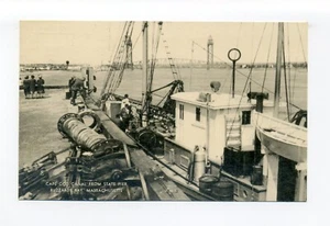 Muelle postal Buzzards Bay Bourne MA, turistas, tripulación en barco de trabajo, industrial - Imagen 1 de 2