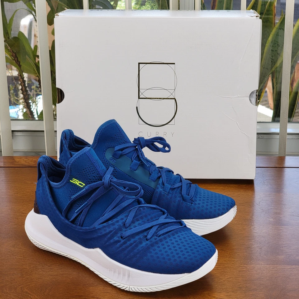 Size 6 (GS) - Under Armour Curry 5 Low Blue