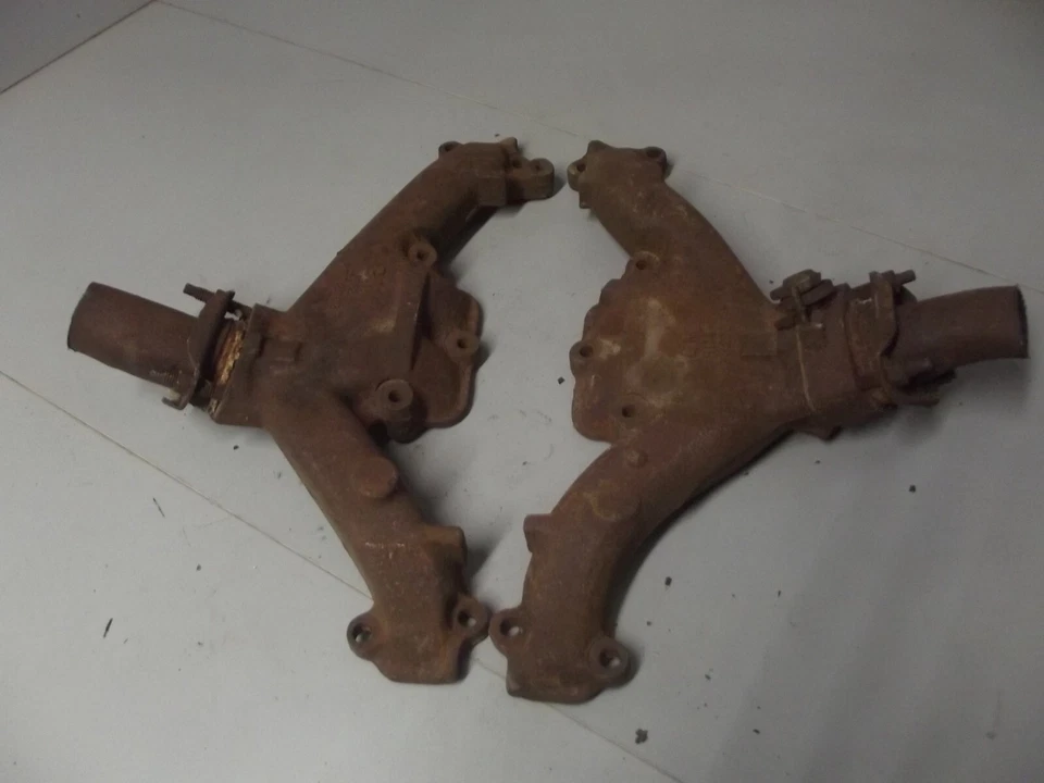 CHEVROLET 348 ENGINE EXHAUST MANIFOLDS W MOTOR chevy 1958 1959 impala 1960 - Image 1 of 4
