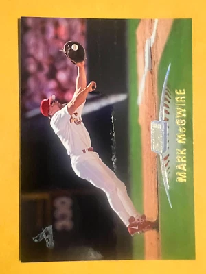 1999 Stadium Club St. Louis Cardinals Baseball Card #70 Mark McGwire - Image 1 of 2