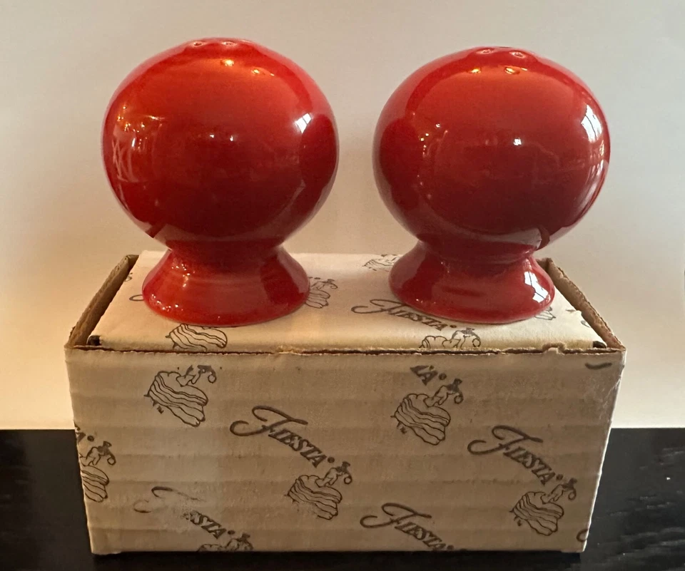 FIESTA Pair SCARLET Salt & Pepper Shakers HOMER LAUGHLIN #497326 Red BOX