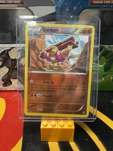 Pokémon Gurdurr Holograma Inverso 60/114 Blanco y Negro LP - Imagen 1 de 2