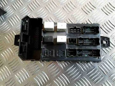 Modulo scatola fusibili HYUNDAI TRAJET FO 97RA010002 PPGF25M15 954003A210 2.00 25453927 - Immagine 1 di 3