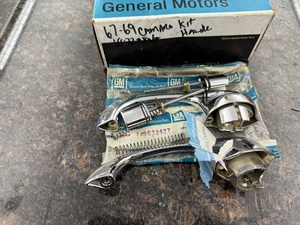 67-69 CAMARO FIREBIRD 68-72 NOVA DOOR HANDLE KIT NOS GM 3064224 3064225 - Picture 1 of 6