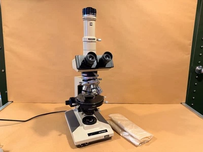 Microscopio trinocular Olympus BH-2 BHT con 4 objetivos DPlan UVFL y escenario giratorio Foto 1 de 4