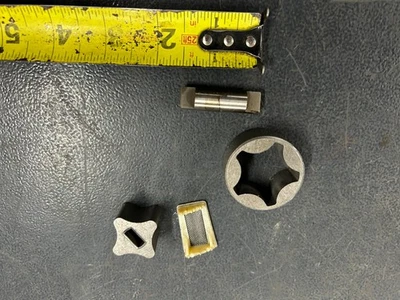 Bomba/eje de aceite 23 HP Briggs&Stratton 407777 3195-G5 # 796220 Foto 1 de 4