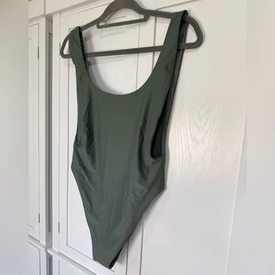 Traje de baño Aerie de una pieza para mujer grande largo torso verde cuchara trasera corte alto Foto 1 de 4