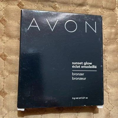Avon Sunset Glow Powder Brush On Bronzer With A Sunset Design 6g New In Box - Image 1 of 4