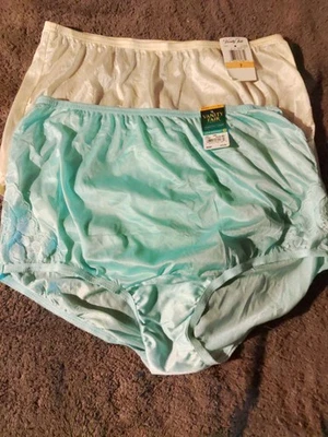 Lot Of 2 Sz 7 VanityFair "Perfectly Yours" Traditional Brief Panties  100% Nylon - Image 1 of 4