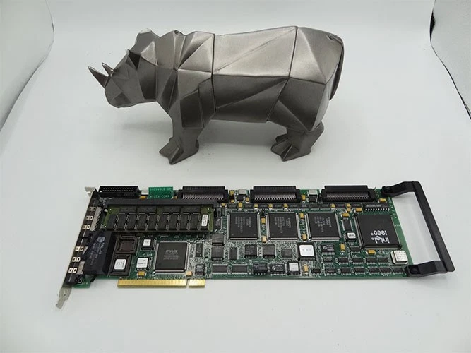 KZPAC-XE HP Alpha PCI 3 Channel Ultra SCSI RAID Controller - Image 1 of 1