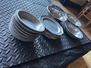 VTG Wilton Armetale QUEEN ANNE Pewter plates, bowls (Tavern?), & 3 serving bowls - Picture 1 of 8