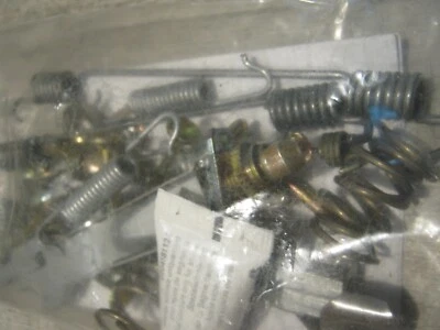 NUEVO Genuino Smart Fortwo Kit de montaje de freno trasero ajustador y resortes 0007487v001 Foto 1 de 4