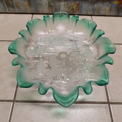 Centro de mesa de plato de caramelo con patas borde verde Mikasa Christmas Story 10" Foto 1 de 4