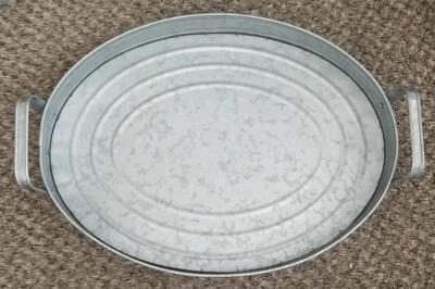 Bandeja para servir de metal galvanizado ovalada asas de metal gris 17" x 12" interior exterior Foto 1 de 4
