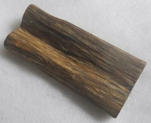 Vietnamesischer natürlicher QiNan Agarholzspäne Block Weihrauch 7,1g 棋楠 奇楠 沉香 香木 Kynam Oud  - Bild 1 von 4