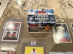 2000 TRADED M. CABRERA NEW FACTOR SEALED 8FREE MIXED CRDS,ROOKIES ECT,SEE PHOTO'S - Bild 1 von 4