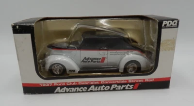 Ford Club Cabriolet 1937 convertible Street Rod 1/25 fundido a presión fundido en caja original Foto 1 de 4