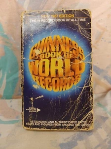 GUINNESS BOOK of WORLD RECORDS 1987 by Alan Russell - A Bantam Paperback - h - Picture 1 of 3