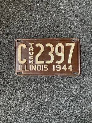 Camión con matrícula Illinois 1944 Shorty 4 dígitos acero garaje arte Segunda Guerra Mundial original Foto 1 de 2