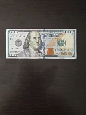 2009 $100 fancy serial number trinary LE01133333E with 5 in row 3s and of 1s - Image 1 of 2