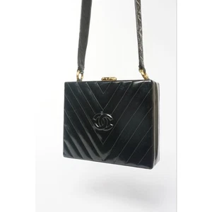 Chanel Vintage Chevron CC Patent Leather Box Bag - Picture 1 of 11