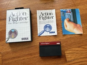 Action Fighter (Sega Master System, 1986) CIB mit Poster, gereinigt & getestet funktioniert - Bild 1 von 4