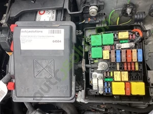 PEUGEOT 308 HDI 2014-17 Fuse Box In Engine Bay - Picture 1 of 6
