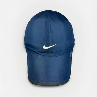Gorra para correr Nike DRI-FIT Featherlight azul marino ventilada Foto 1 de 4