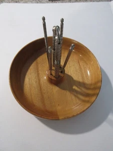 Vntg. WOLVERINE NUT BOWL w/ Cracker / Picks #402 Grand Rapids Mich. DOWEL WORKS - Picture 1 of 4