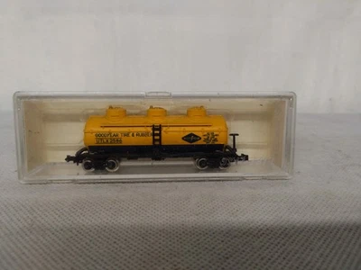 Life Like S784C 3 Dome Tank Car 'Gooyear' UTLX 2586 N Gauge - Image 1 of 4