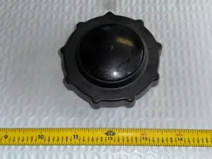 NEW OEM POLARIS RMK 800 144" FUEL CAP 2511195-070 t131 - Picture 1 of 2