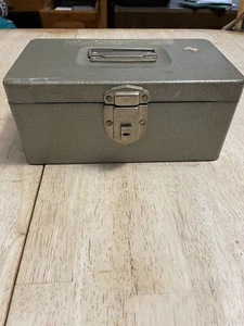 VERSA Boxes Metal Storage Lock Box TOCCOA Metal Prod 10.5X8X4.5" VINTAGE No Key - Picture 1 of 5