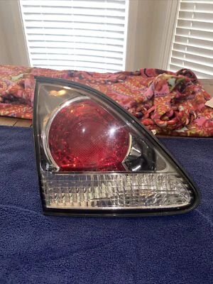 2001-2003 LEXUS RX 300 REAR TAILLIGHT LIFTGATE LIGHT LEFT DRIVER SIDE OEM  - Image 1 of 4