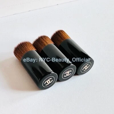 Chanel Auténtico Mini Cepillo de Maquillaje en Polvo para Base | Iluminador | Contorno Foto 1 de 4