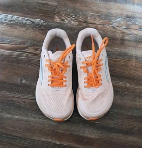 Altra Women's Torin 5 Toe Box Lightweight Running Sneakers Sz. 6 Dusty Pink - Picture 1 of 11