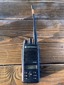 Motorola XPR 7550e UHF TRAGBARES ZWEIWEGE RADIO XPR 3500e - Bild 1 von 6