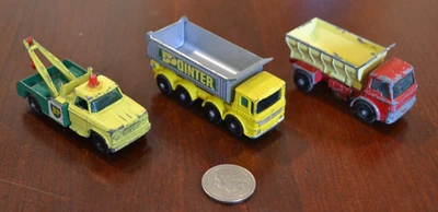 LOT LESNEY MATCHBOX VINTAGE 69 8-WHEEL 13 DODGE WRECK 70 GRIT SPREADING TRUCK - Image 1 of 4
