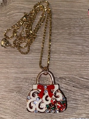 Lindo collar cartera Betsey Johnson cristal/esmalte 👛  Foto 1 de 4