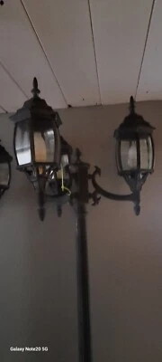 European outdoor 3 head street lamps - Image 1 of 4