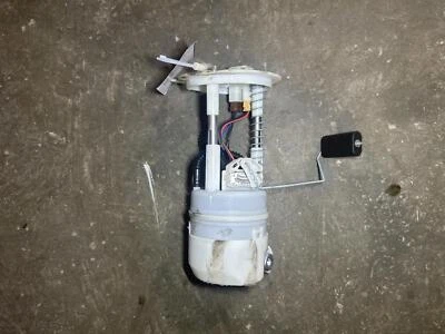 Bomba de combustible usada se adapta a: conjunto de bomba Nissan Rogue 2012 QR25DE 2,5 L FWD grado A Foto 1 de 4