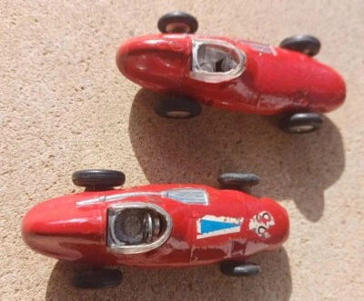 2 MODELLI VANWALL F1 1957 CORGI TOYS  ,VERSIONI DAL FONDO DIVERSO 1:43 - Immagine 1 di 4